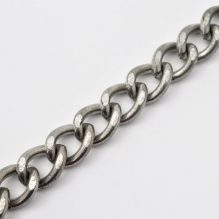 Massive Large beveled chain