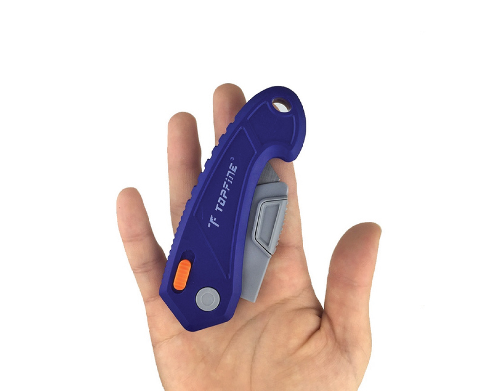 Lightweight Folding Utility Knife Cutter with 5 Blades - Image 3