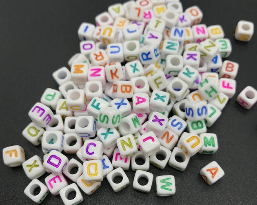 Acrylic Beads With Multicolored Letters Of The Alphabet In The Shape Of A Cube - Image 5