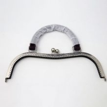Metal Bag Clip Lock With Wood Handle For Hand Frame