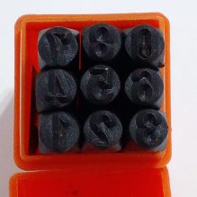A set of steel, malleable numbers, size 6 m