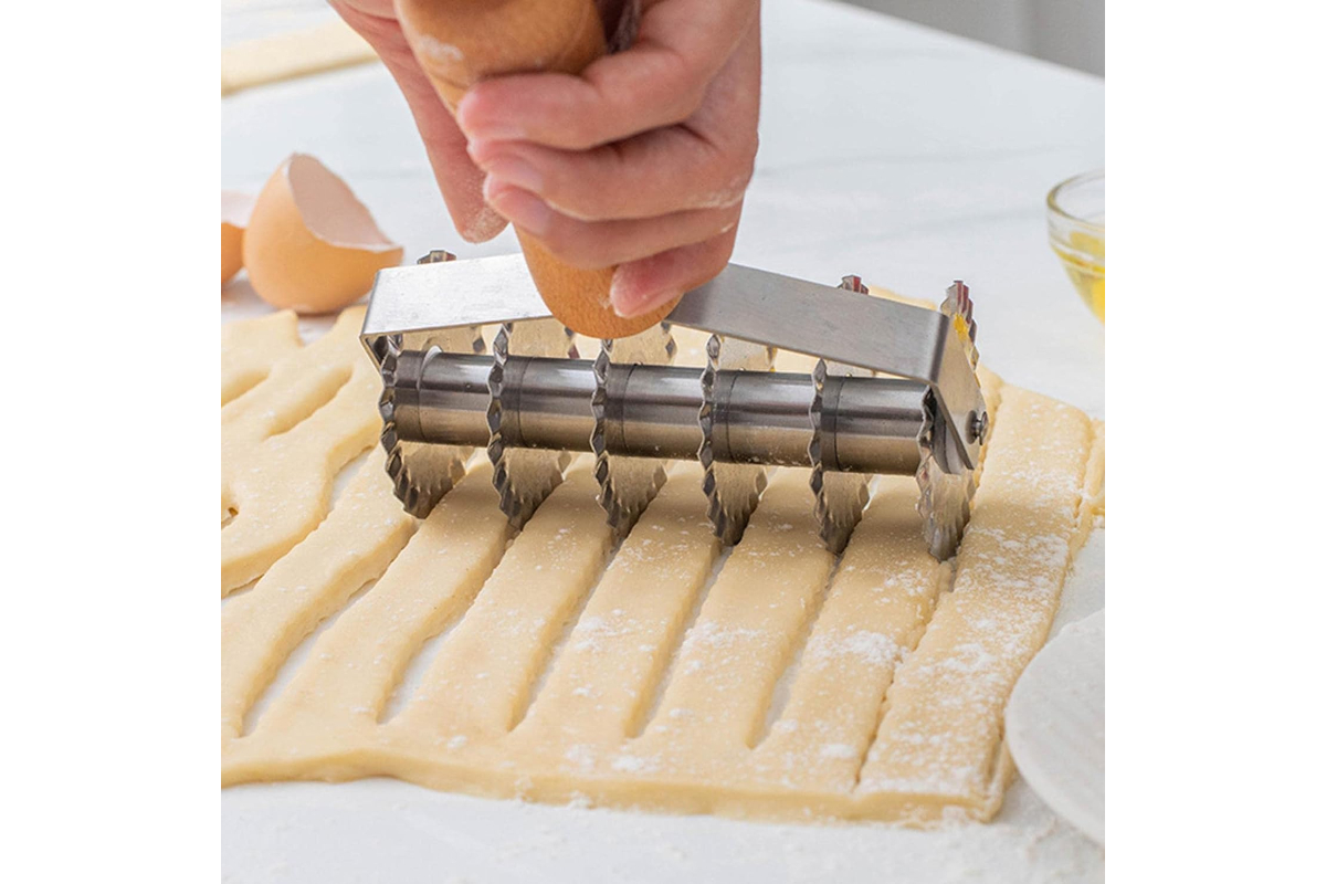 Stainless Steel Pizza Cutting Wheel and Dough Scraper