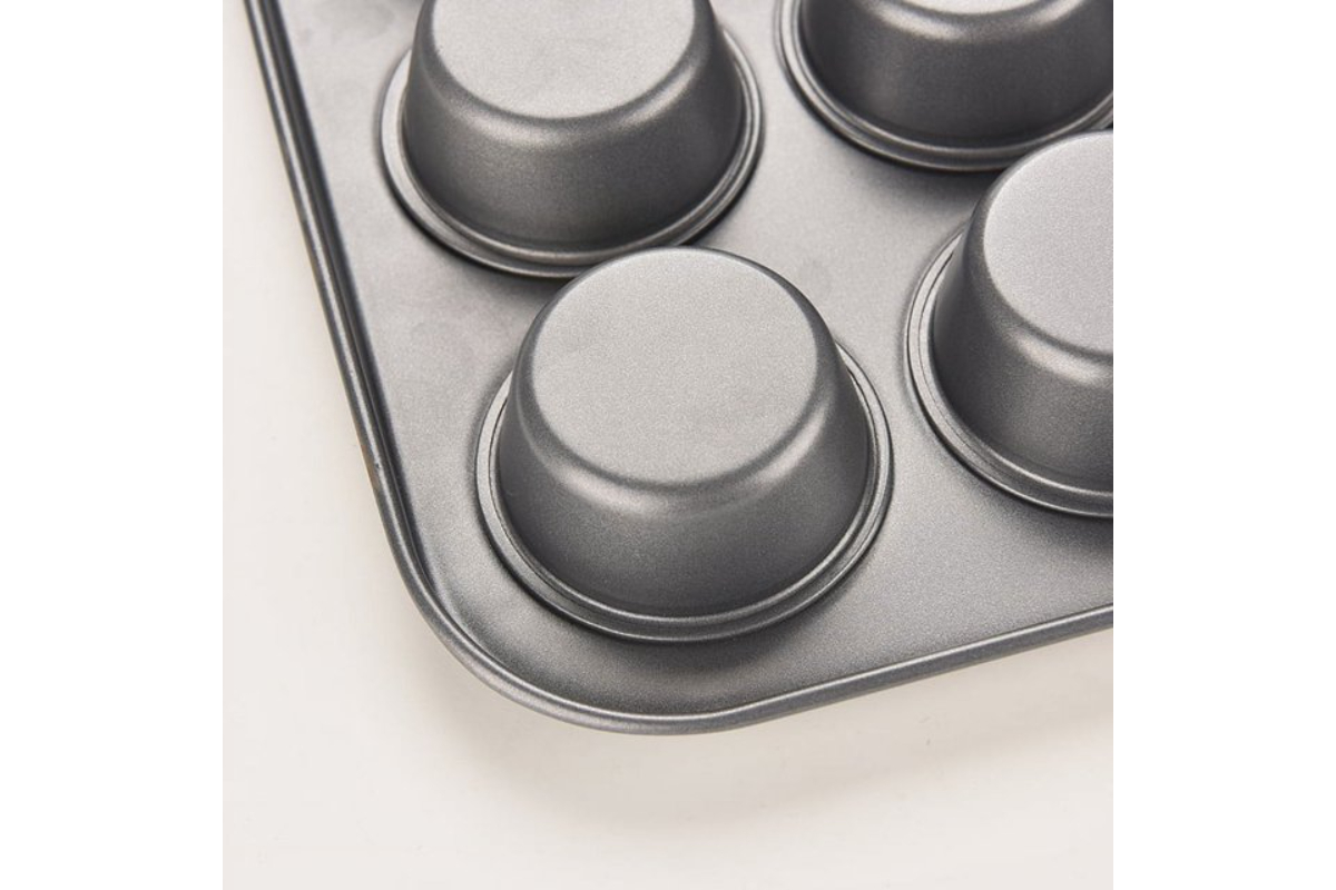 12 Cups Metal Nonstick Cupcake Baking Mold - Image 4