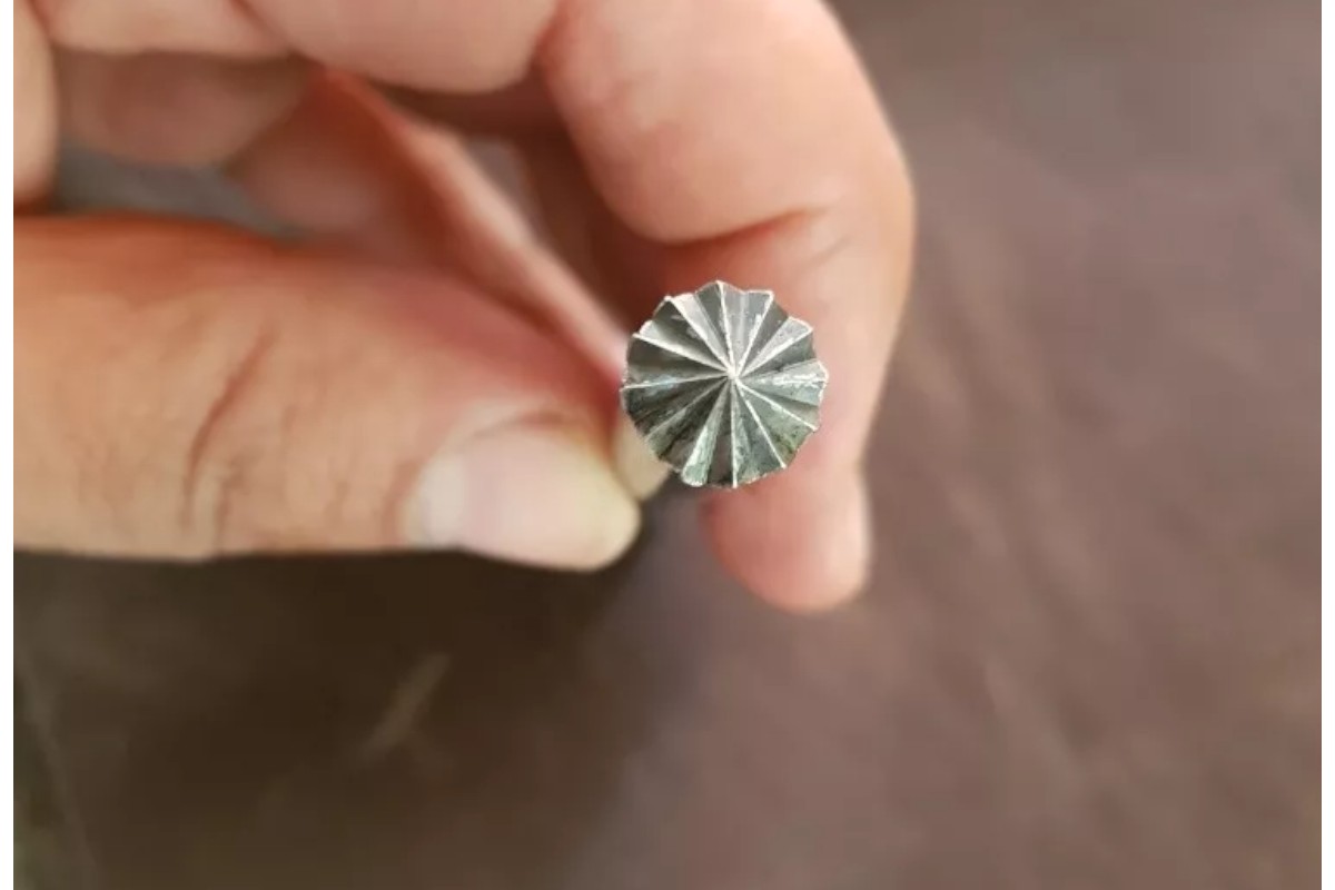 Flower-Shaped Eyelet Setter for Leather