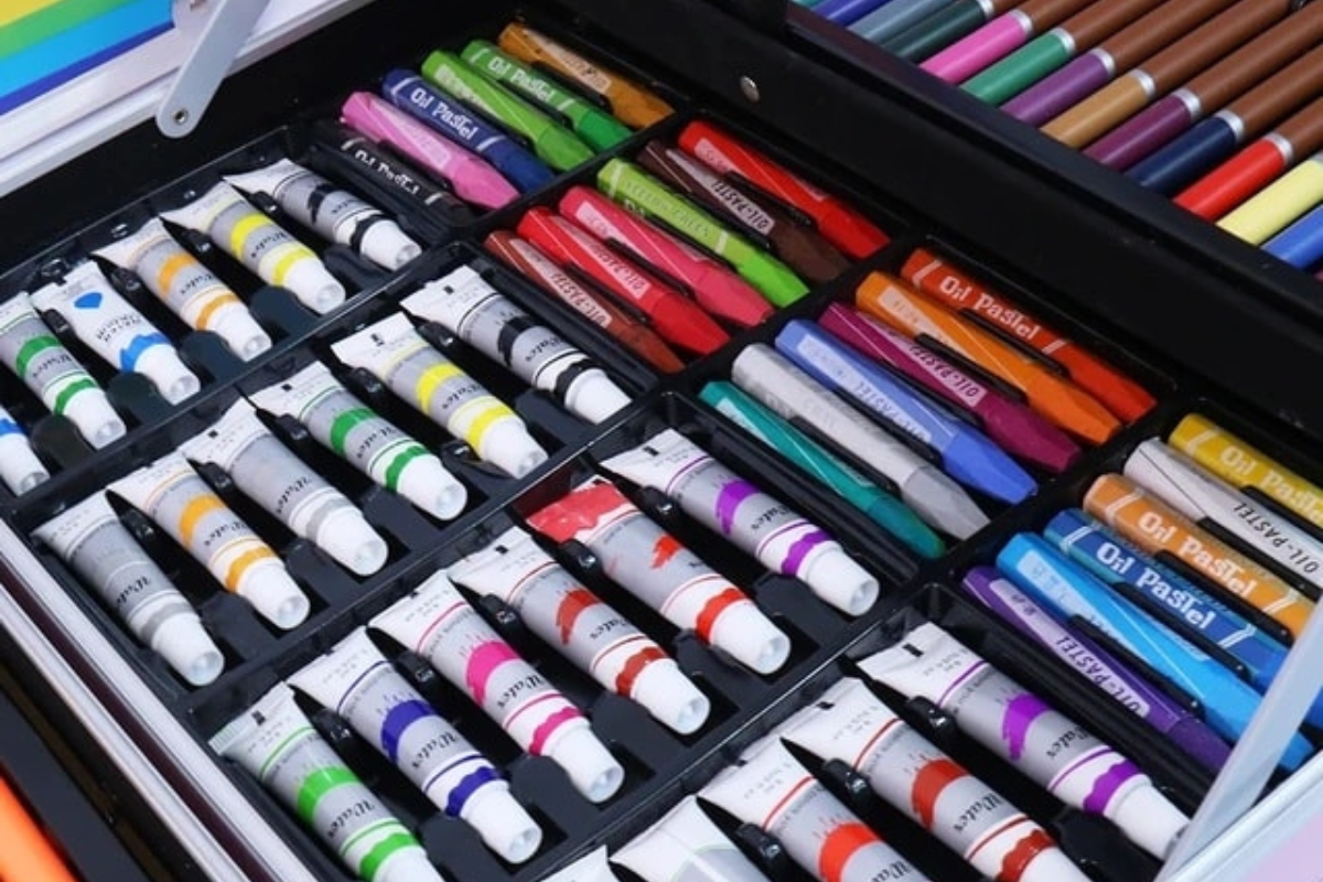 Multicolor Metal Student's Crayon Watercolor Pen Drawing Set - 145 Pieces - Image 6