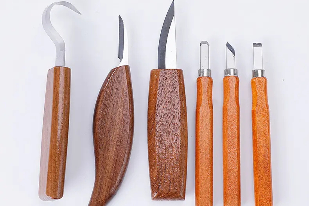 Professional Wood Carving Knife Set - 6 Pieces Chrome Vanadium Steel with Leather Roll Bag - Image 3