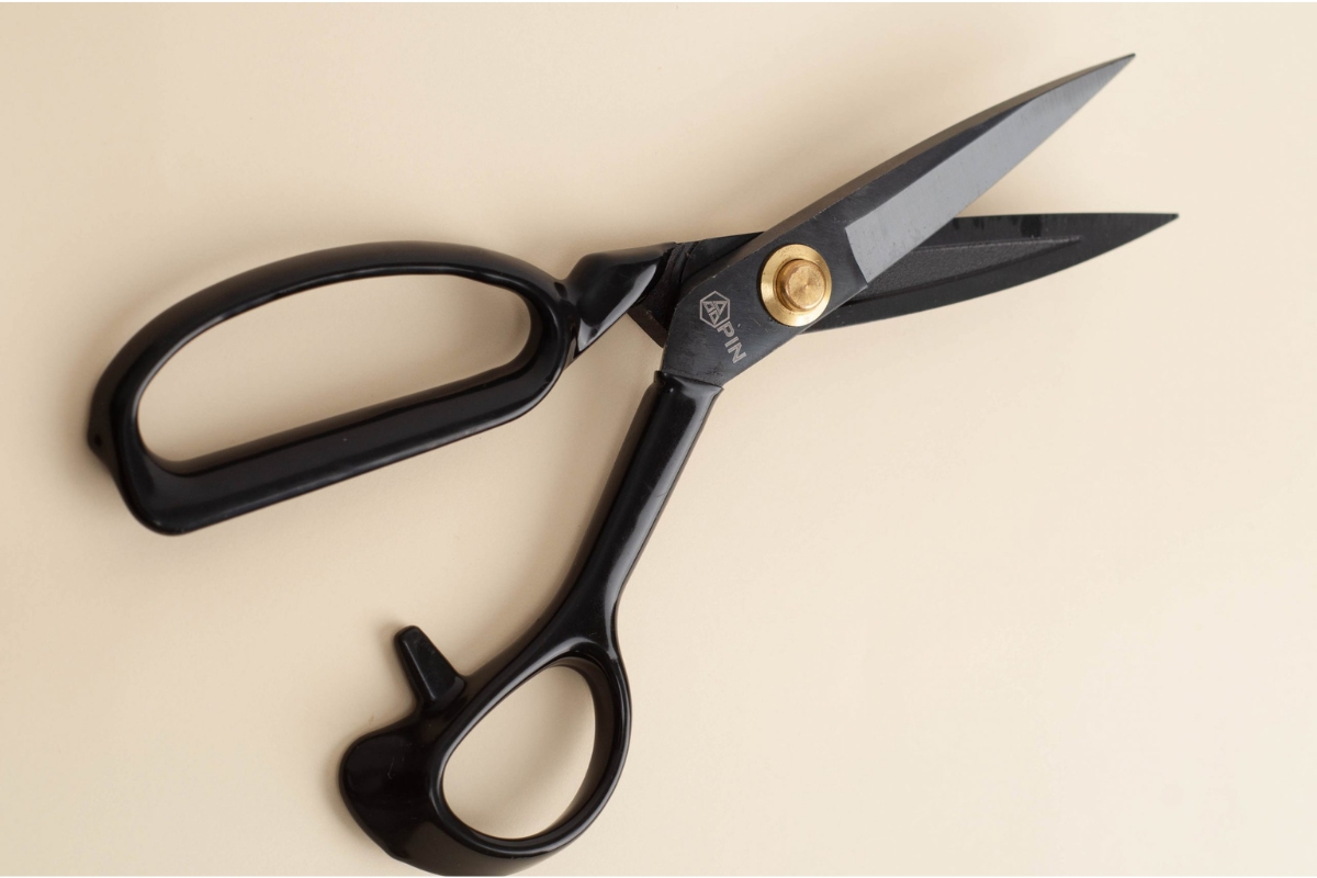 PIN Professional Tailor Scissors 8 Inch for Heavy Duty Cutting - Includes Thread Cutter - Image 3