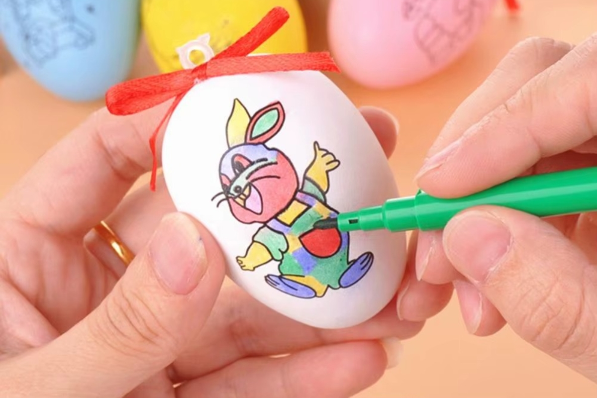 Kids DIY Colorable Plastic Egg– With Coloring Markers - Image 3