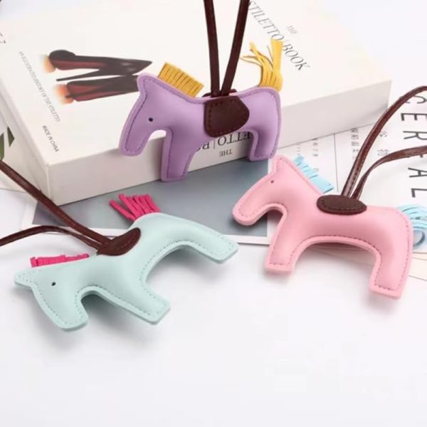 “Mahra” Handmade Leather Bag Charm – Premium Pony Accessory